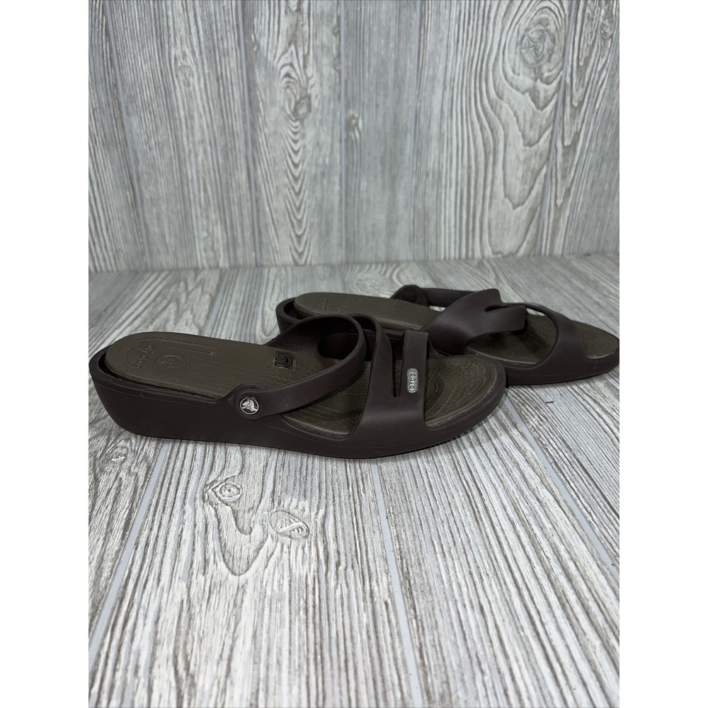 Crocs Brown Raised Heel Sandal Textured Comfortable Casual Womens SZ 9 US